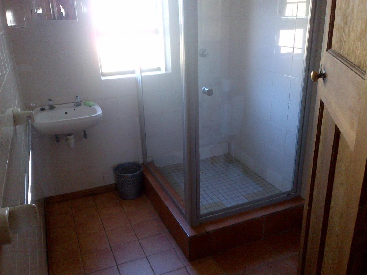 Gansbaai Lodge & Backpackers Esterno foto